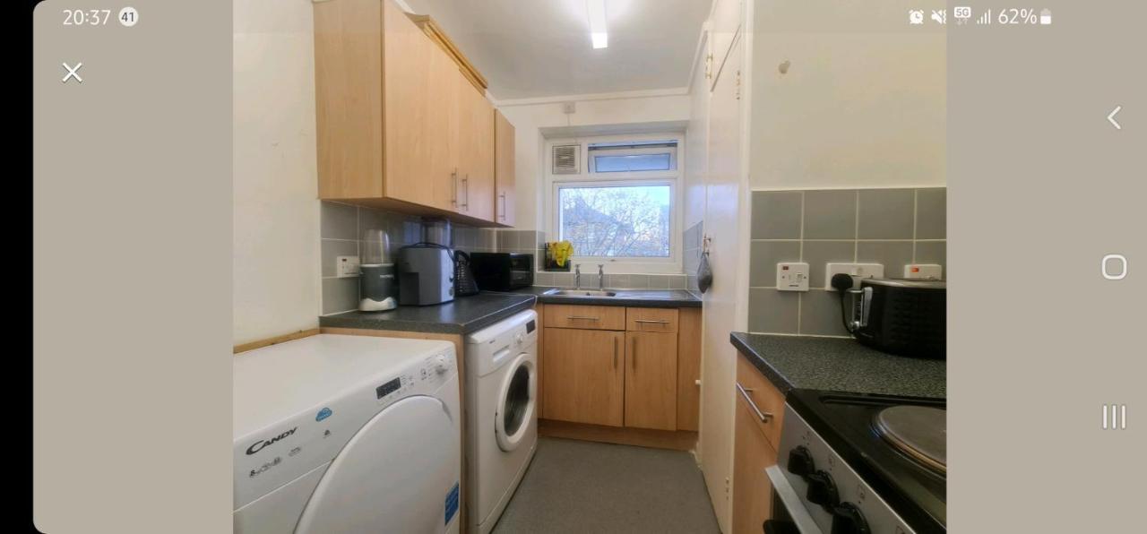 Apartamento R1 Superking Sized Bed & 65" Tv On The Wall In Clapham Londres Exterior foto