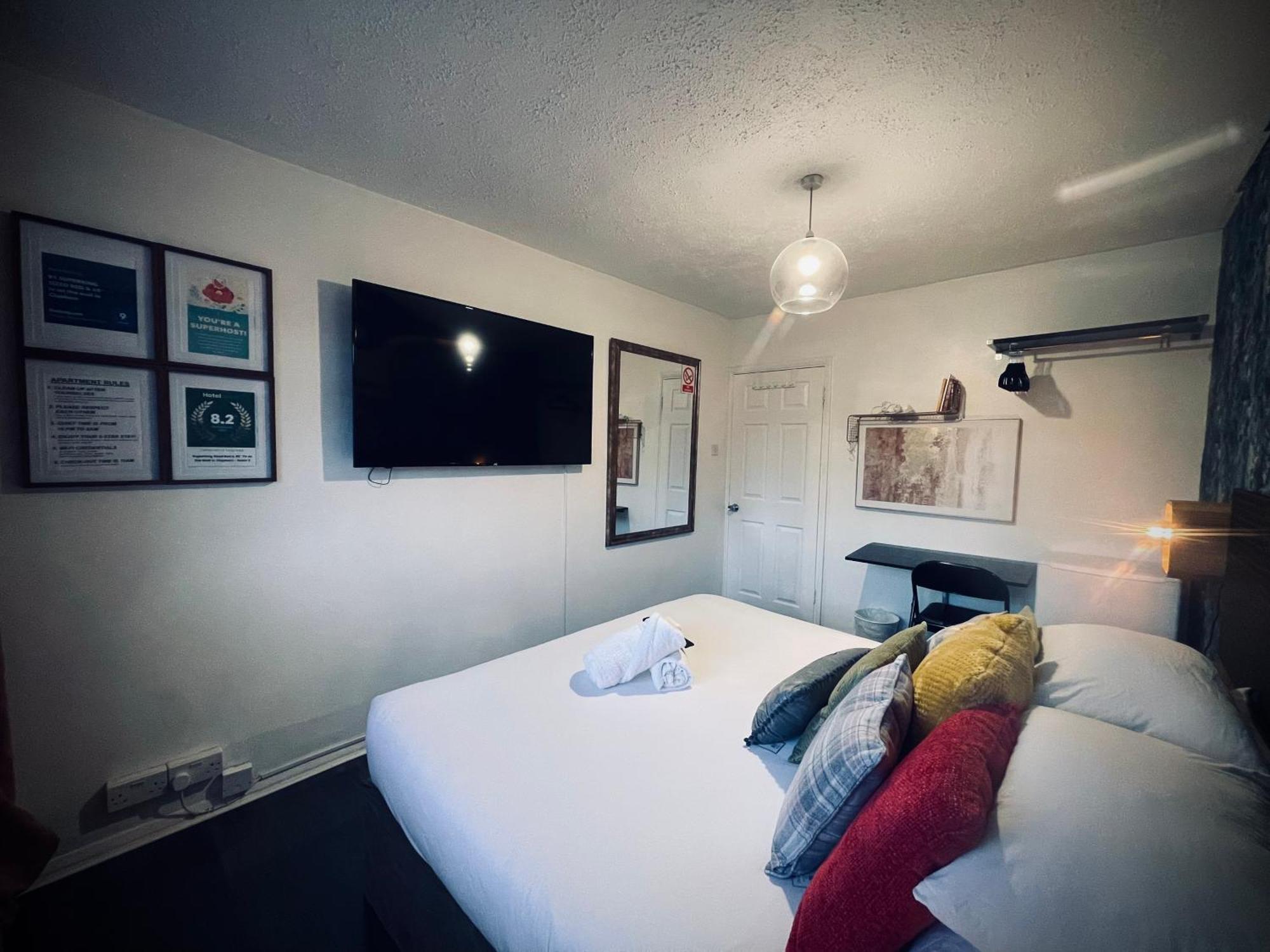 Apartamento R1 Superking Sized Bed & 65" Tv On The Wall In Clapham Londres Exterior foto