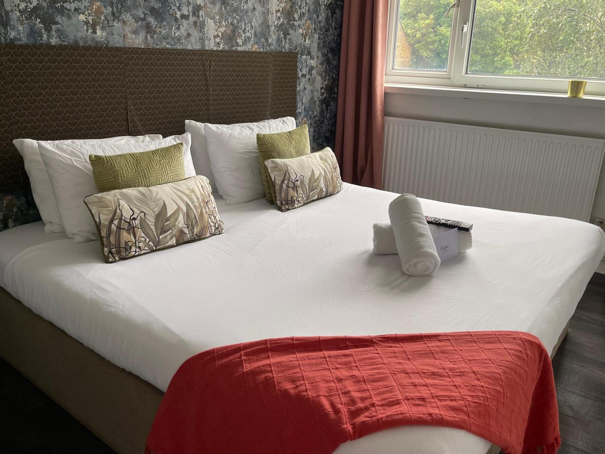 Apartamento R1 Superking Sized Bed & 65" Tv On The Wall In Clapham Londres Exterior foto